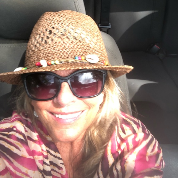 Meet your Posher, Cindy - Picture 1 of 1